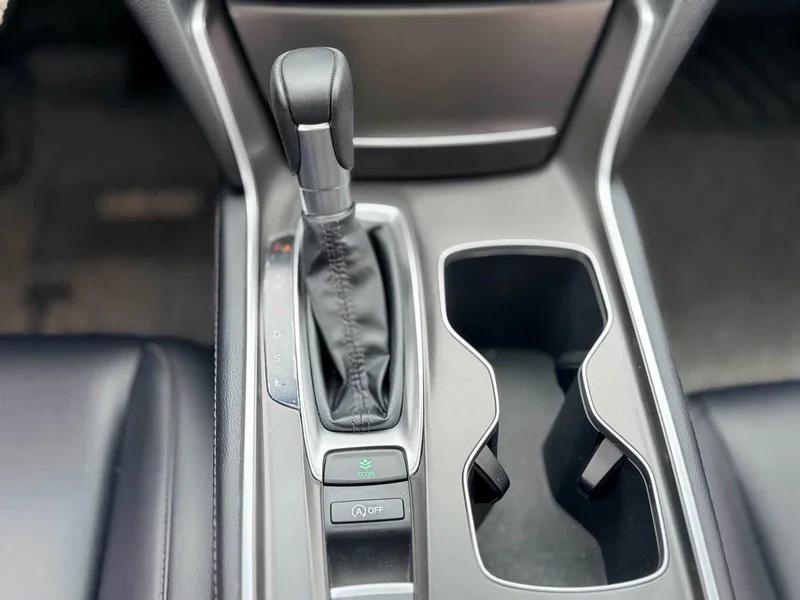 Honda Accord — фото 12