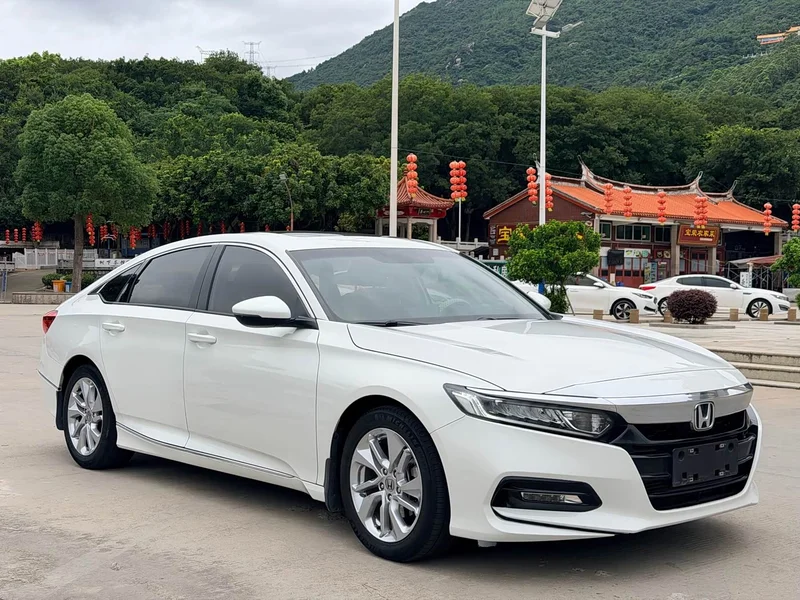 Honda Accord — фото 3