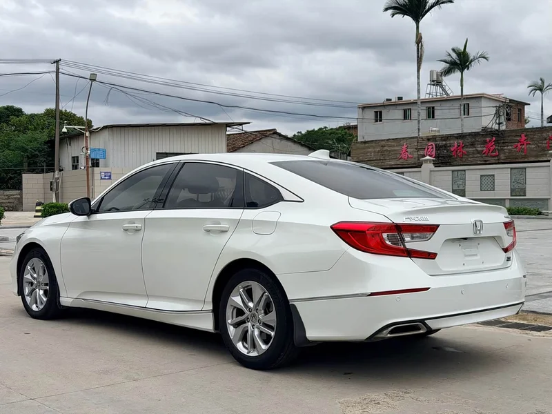 Honda Accord — фото 4