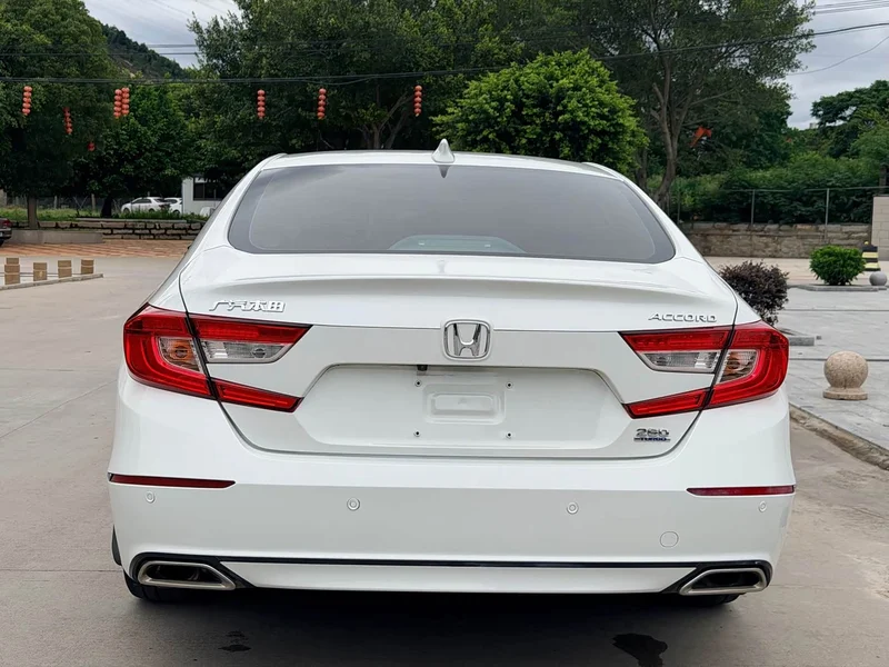 Honda Accord — фото 5