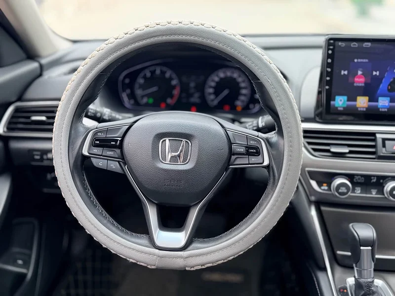 Honda Accord — фото 10