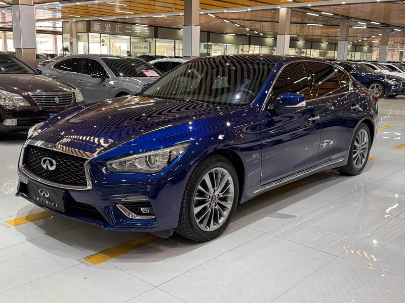 Infiniti Q50L — фото 1
