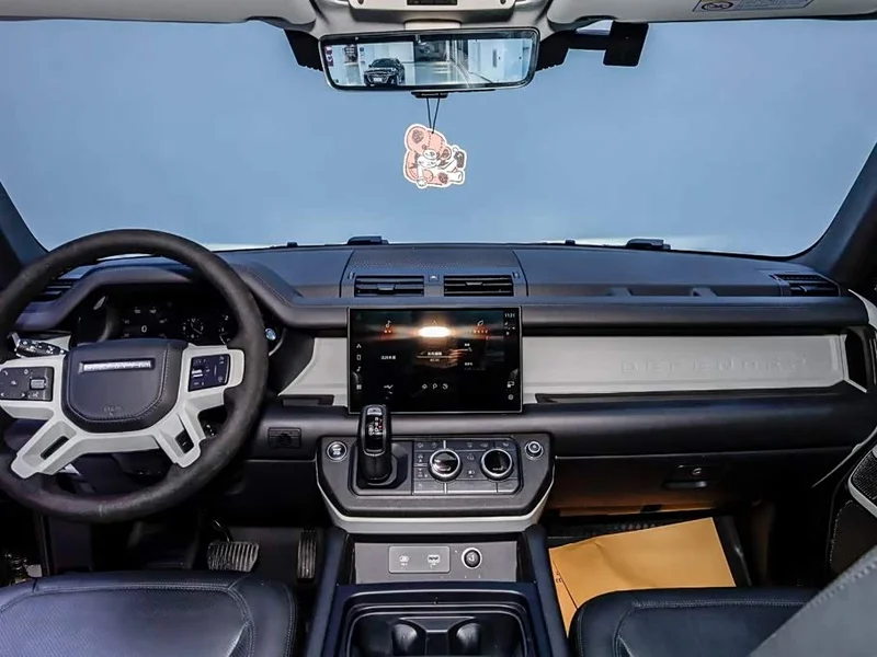 Land Rover Defender — фото 19