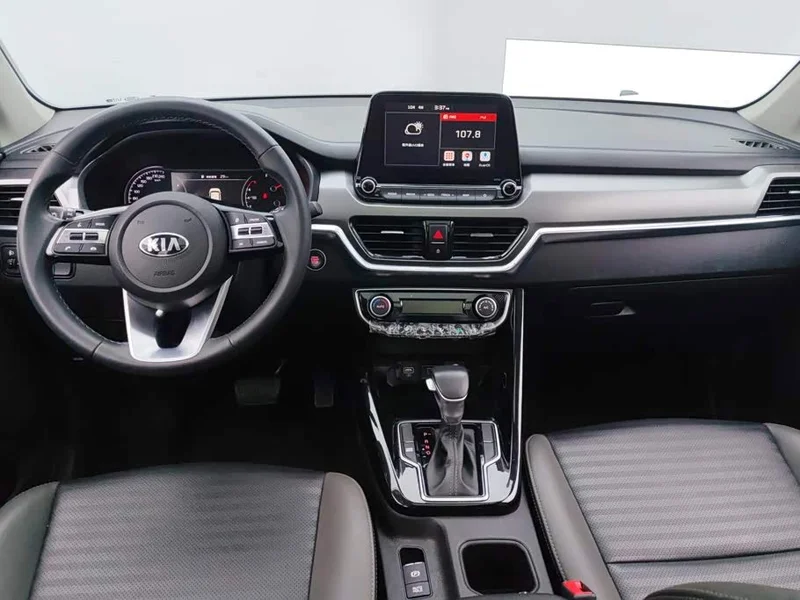 Kia Sportage — фото 12