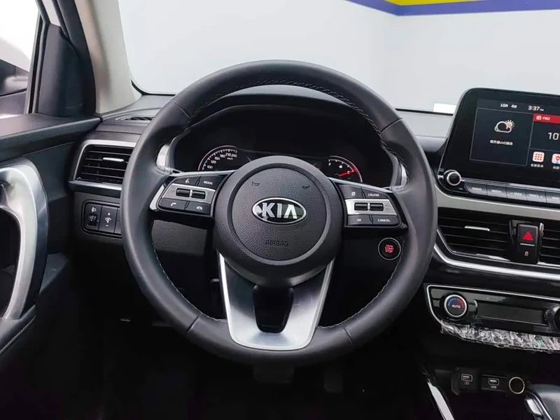 Kia Sportage — фото 15