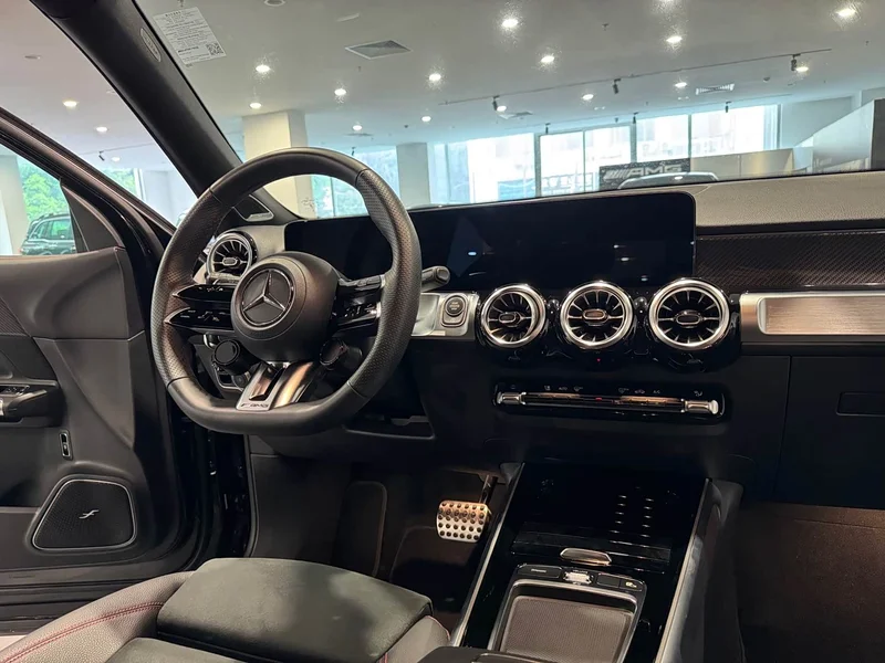 Mercedes-Benz GLB AMG — фото 9