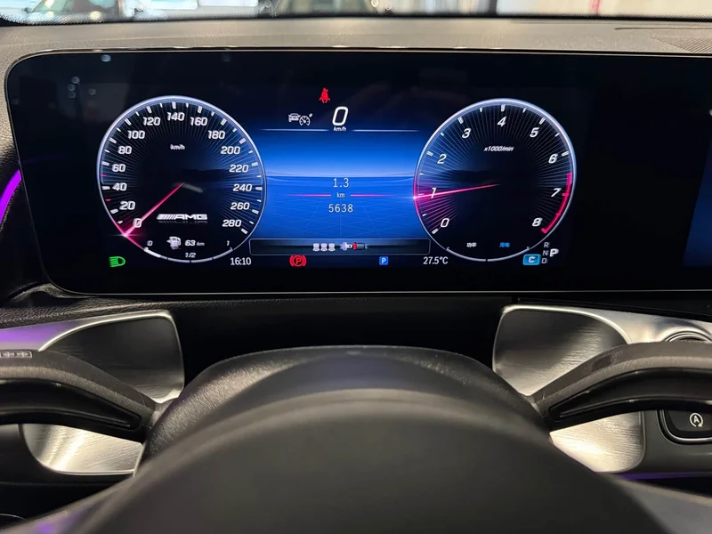 Mercedes-Benz GLB AMG — фото 10