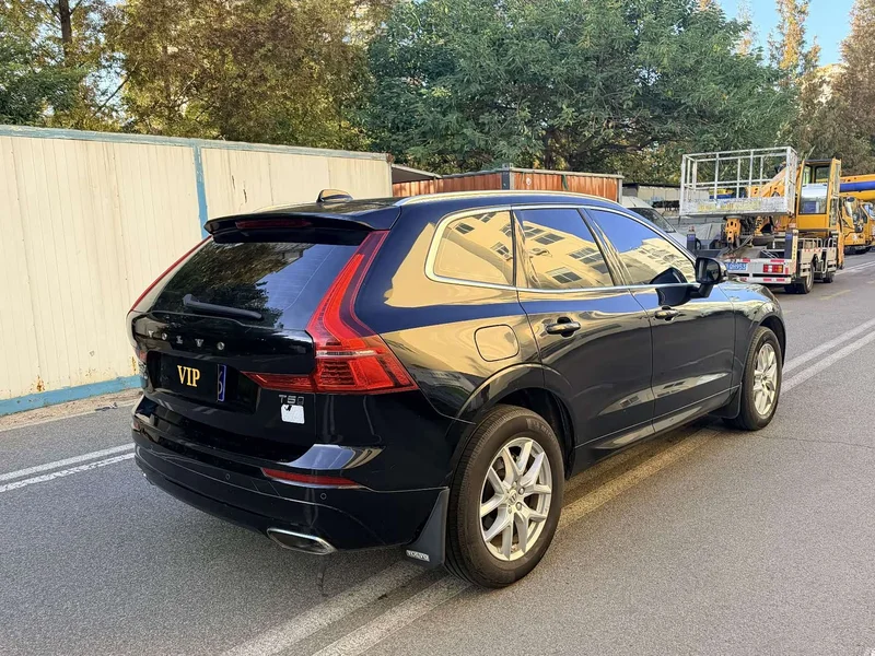 Volvo XC60 — фото 4