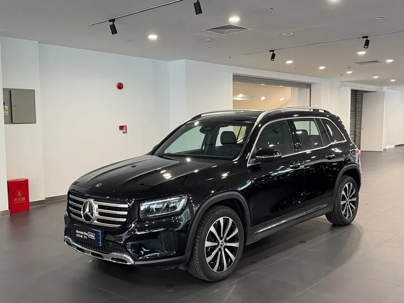 Mercedes-Benz GLB — фото 1
