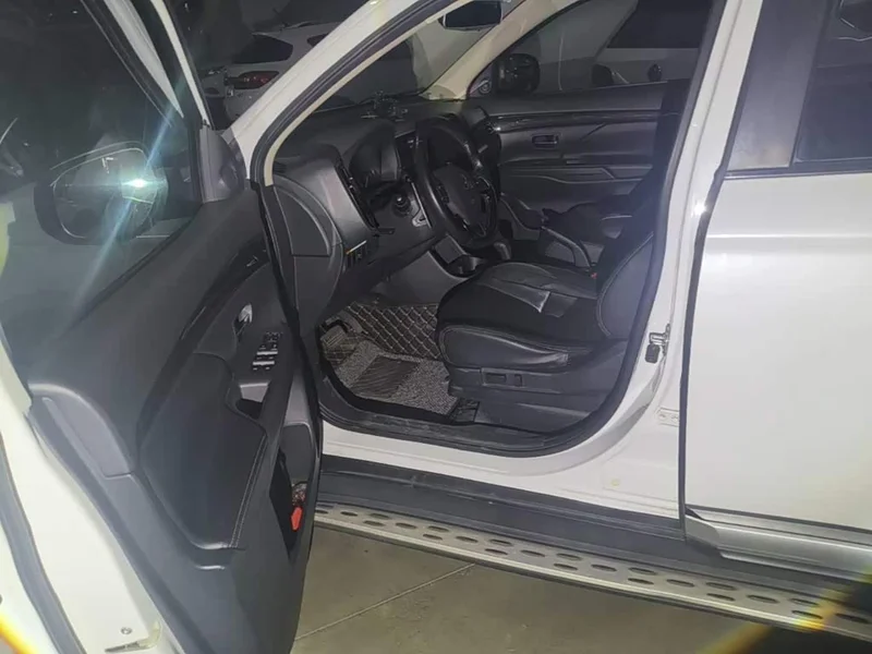 Mitsubishi Outlander — фото 18