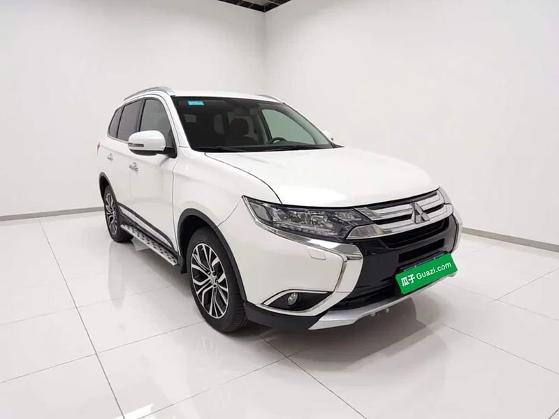 Mitsubishi Outlander — фото 3