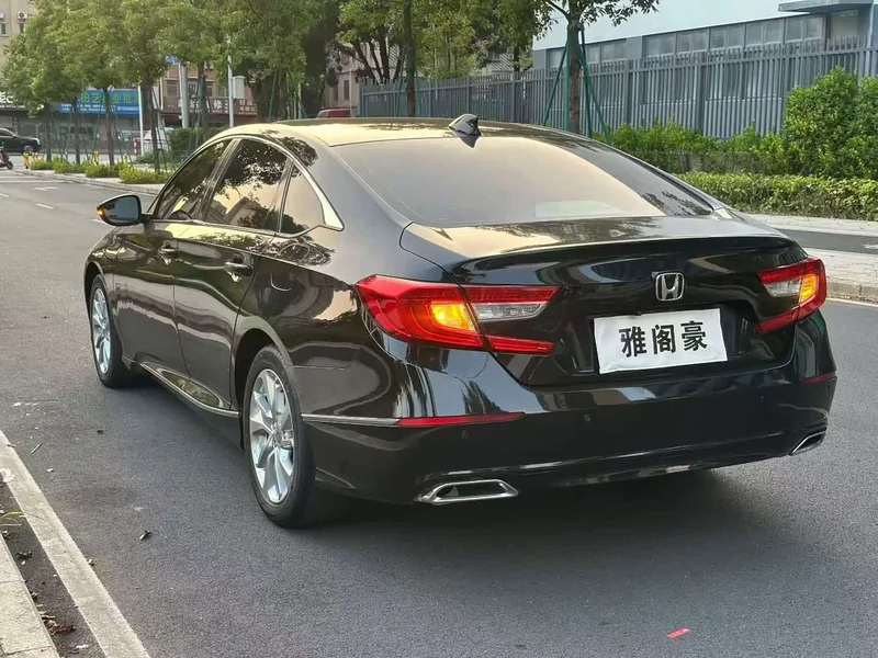 Honda Accord — фото 4