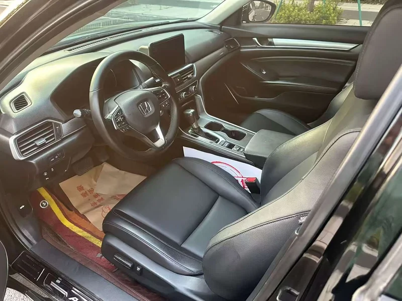 Honda Accord — фото 9