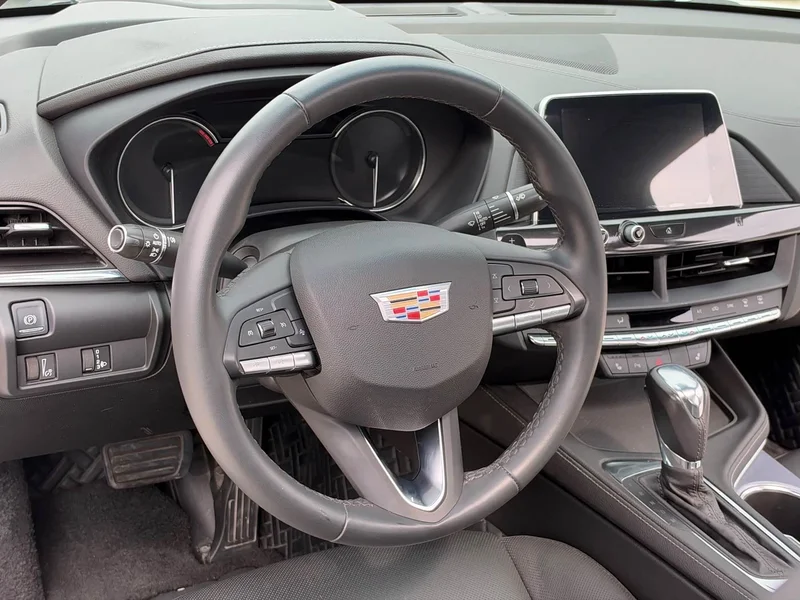 Cadillac CT4 — фото 16