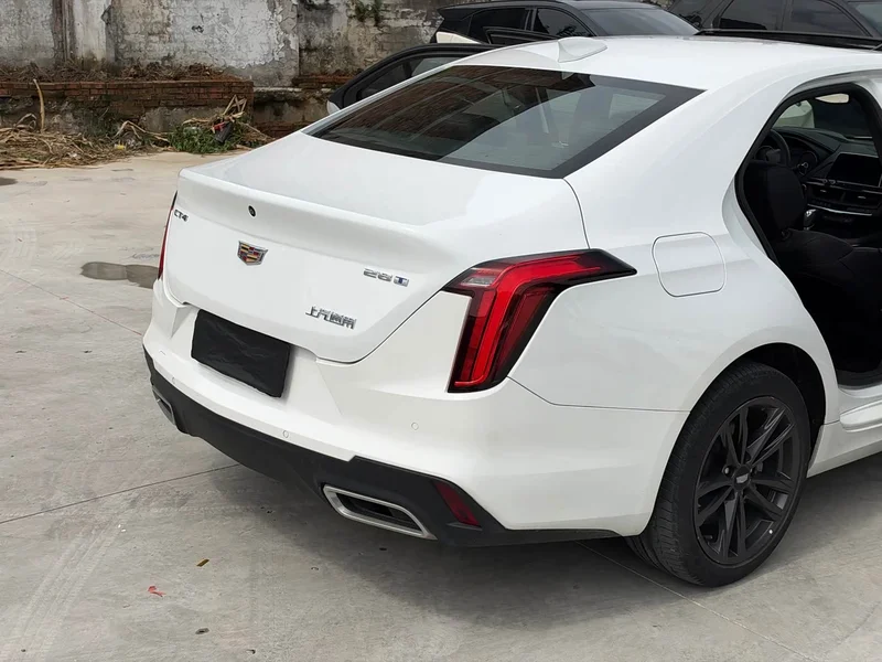 Cadillac CT4 — фото 19