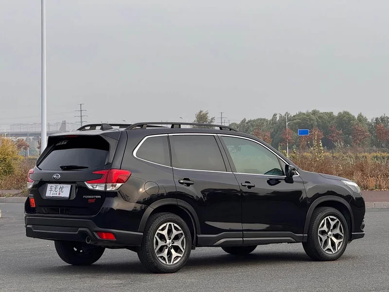 Subaru Forester — фото 4