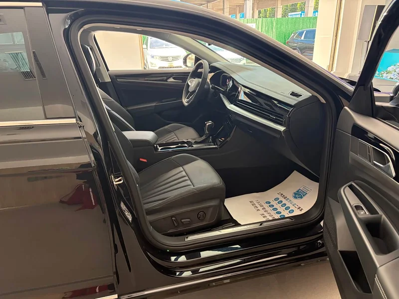Volkswagen Passat — фото 12
