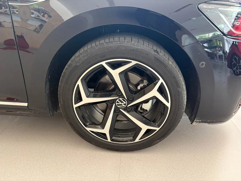 Volkswagen Passat — фото 15