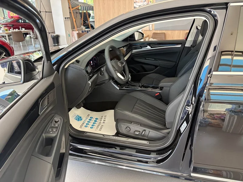 Volkswagen Passat — фото 6