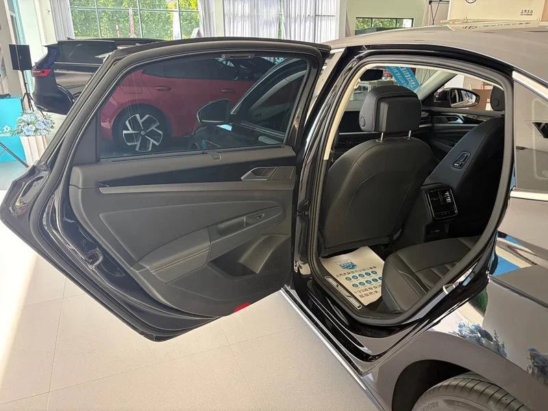 Volkswagen Passat — фото 9