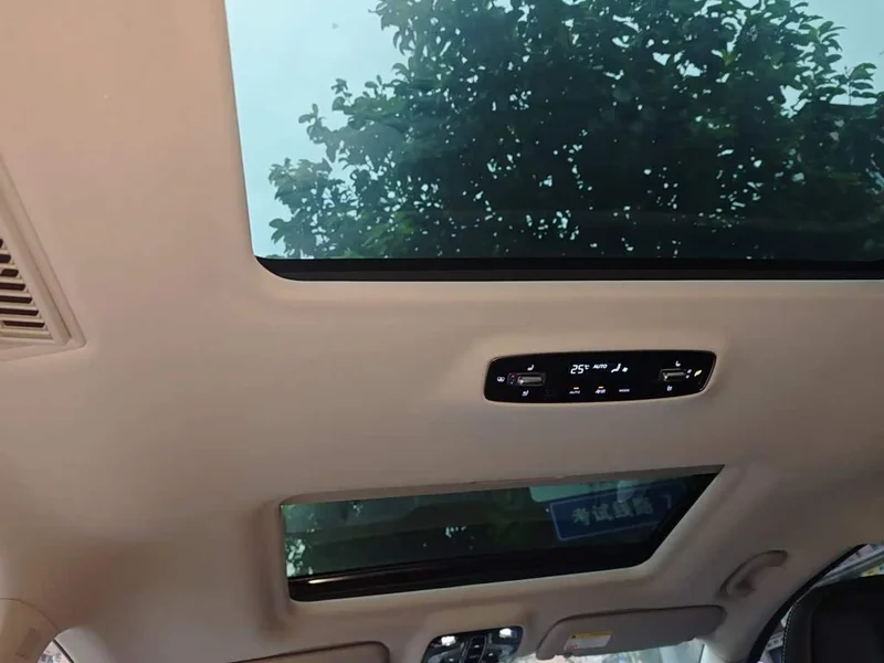 Roewe iMAX8 — фото 19