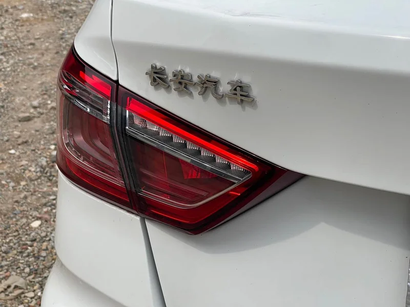 Changan Eado — фото 8