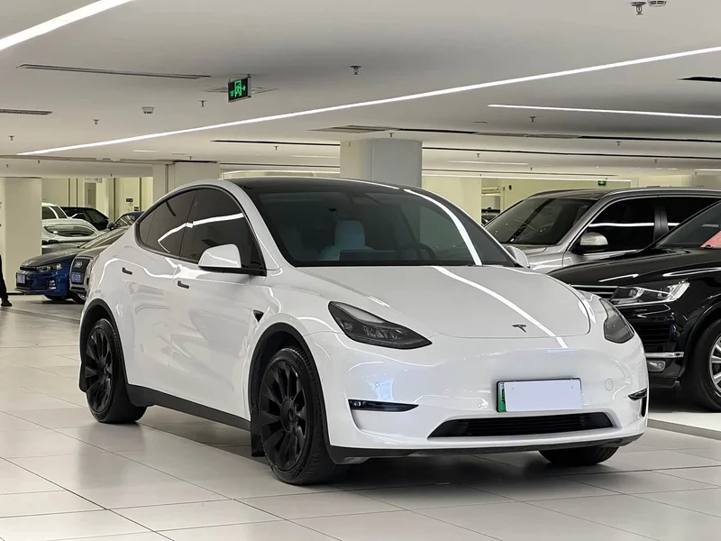 Tesla Model Y — фото 3
