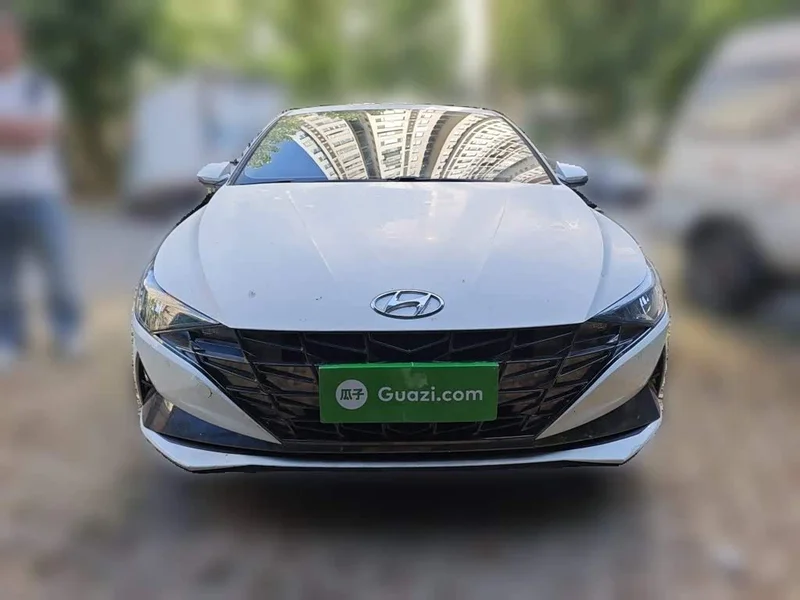 Hyundai Elantra — фото 2