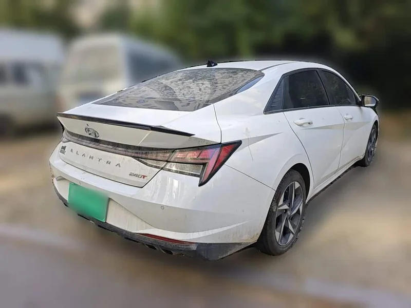 Hyundai Elantra — фото 4