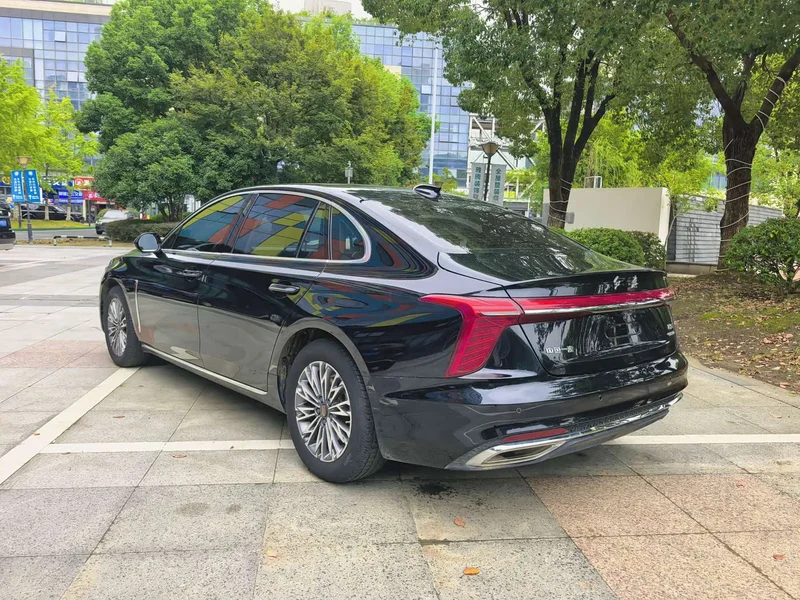 Hongqi H5 — фото 6