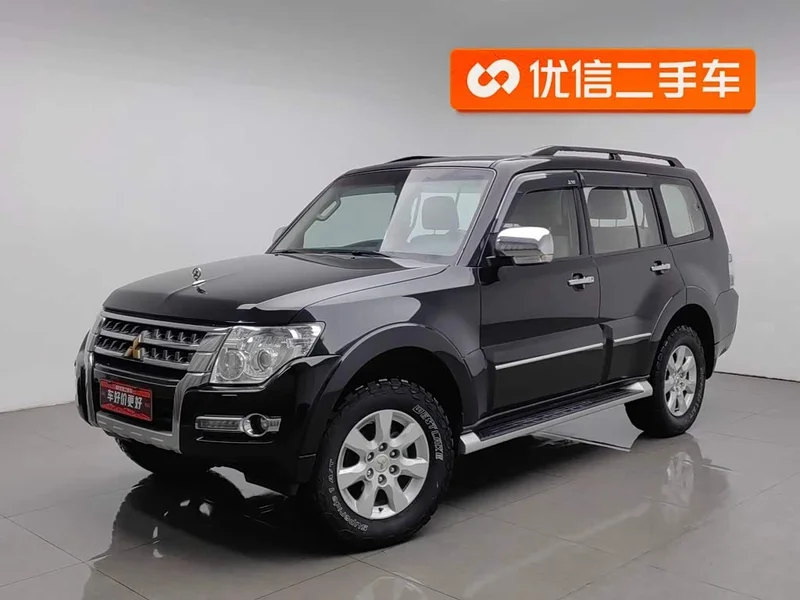 Mitsubishi Pajero (Imported) — фото 1