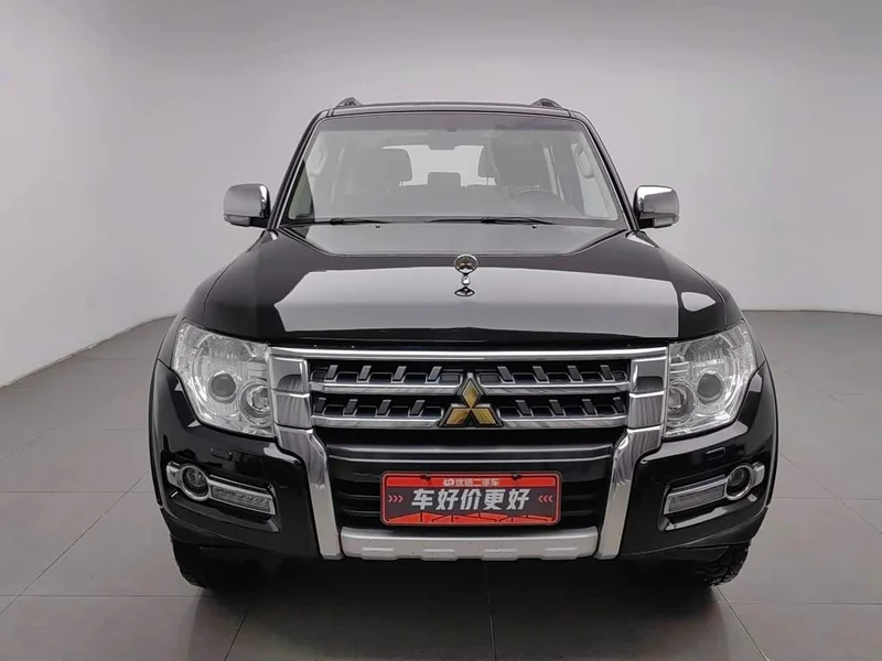Mitsubishi Pajero (Imported) — фото 2