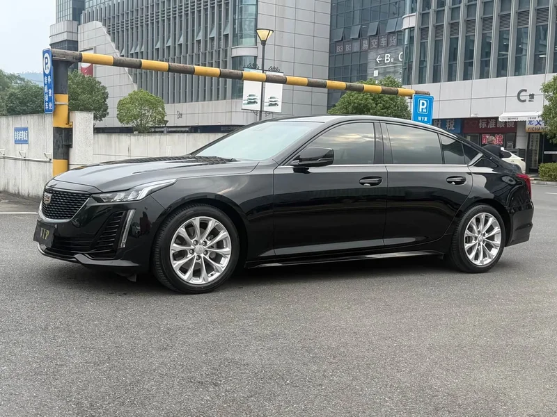 Cadillac CT5 — фото 1