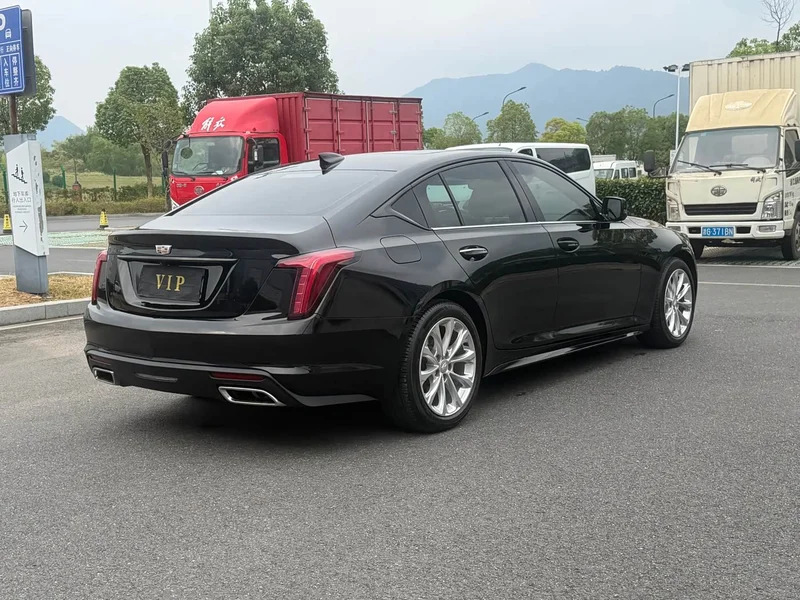 Cadillac CT5 — фото 13