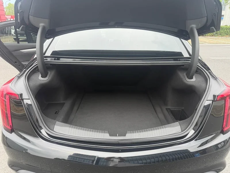 Cadillac CT5 — фото 6