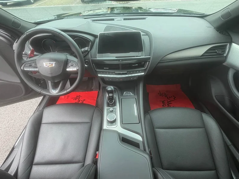 Cadillac CT5 — фото 7