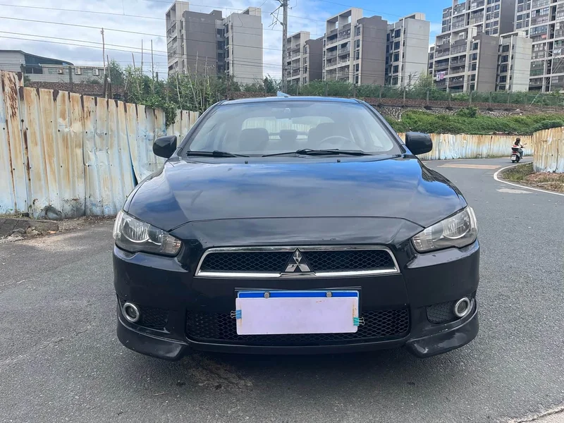 Mitsubishi Lancer EX — фото 1