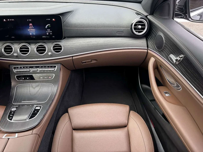 Mercedes-Benz E-Class — фото 15