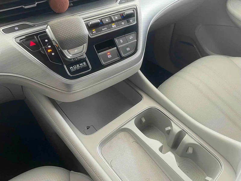 Roewe iMAX8 New Energy — фото 13