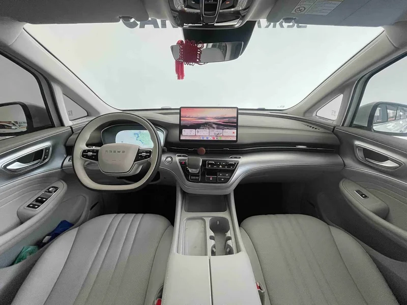 Roewe iMAX8 New Energy — фото 17