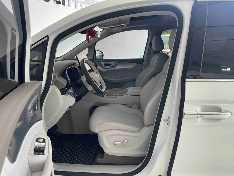 Roewe iMAX8 New Energy — фото 8