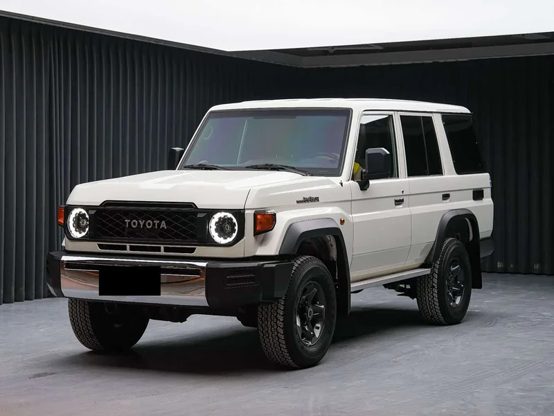 Toyota Land Cruiser LC76 (Imported) — фото 1