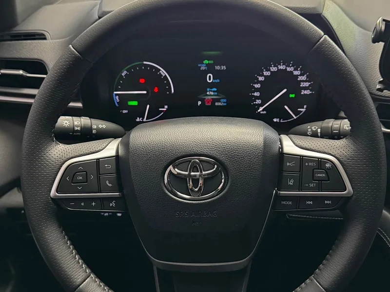 Toyota Sienna — фото 13