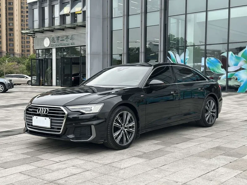 Audi A6L — фото 1