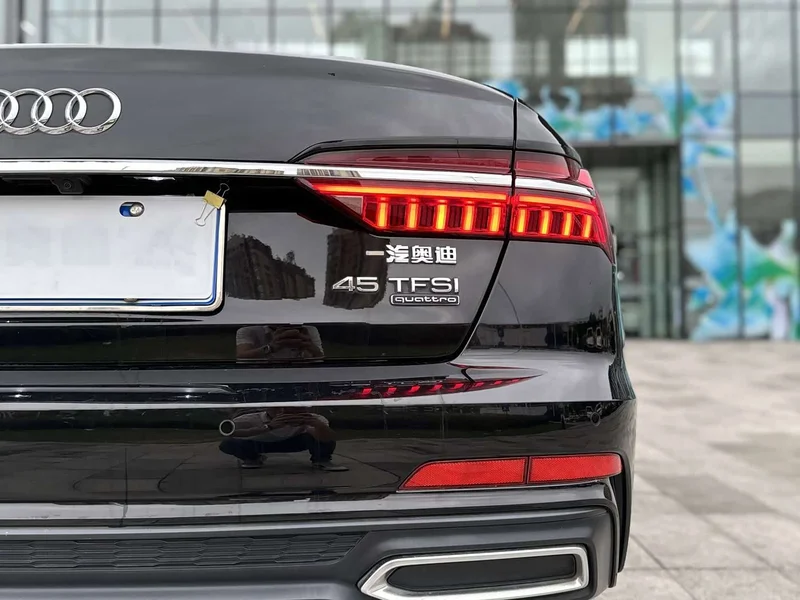 Audi A6L — фото 9