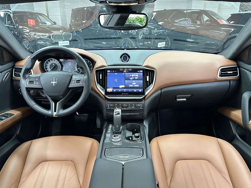 Maserati Ghibli — фото 12