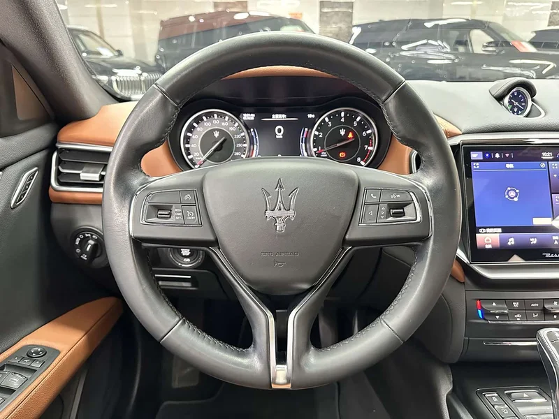 Maserati Ghibli — фото 17