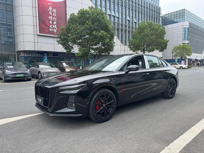 Hongqi H5 — фото 1