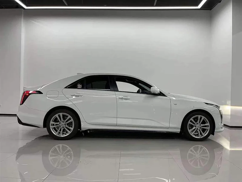 Cadillac CT4 — фото 3