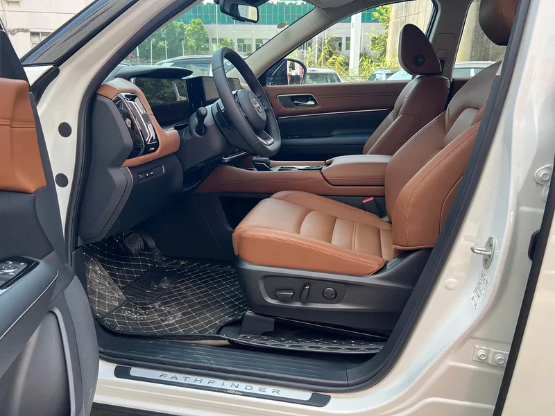 Nissan Pathfinder — фото 11
